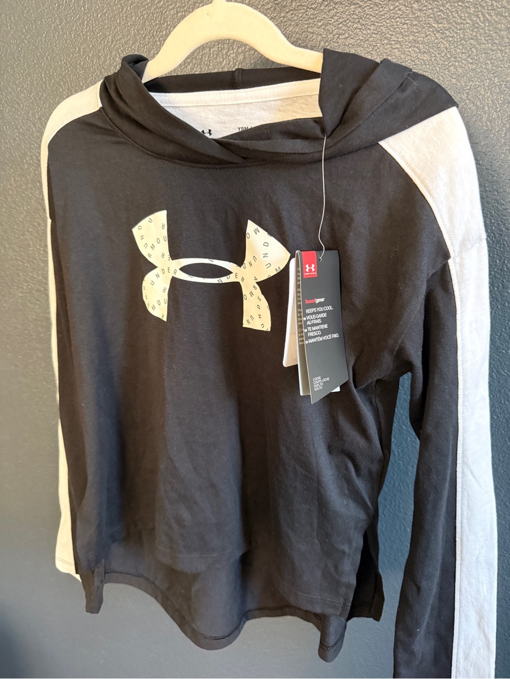 Under Armour Black & Cream Pullover Shirt Heat Gear - Youth Small